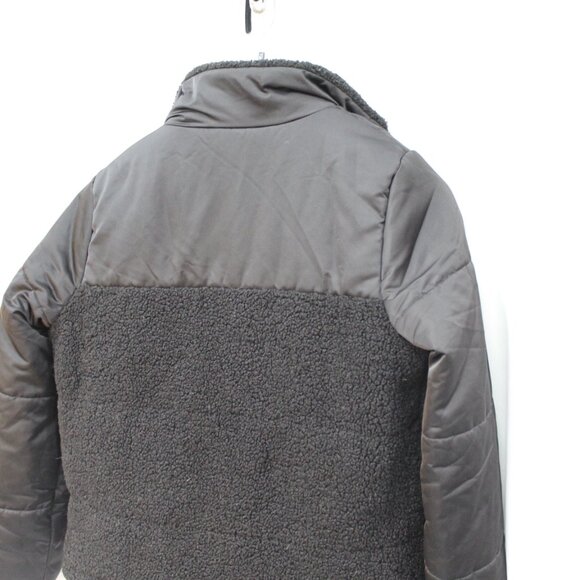 Elegant Black Puffer Jacket with Fleece Detail - Picture 8 of 9